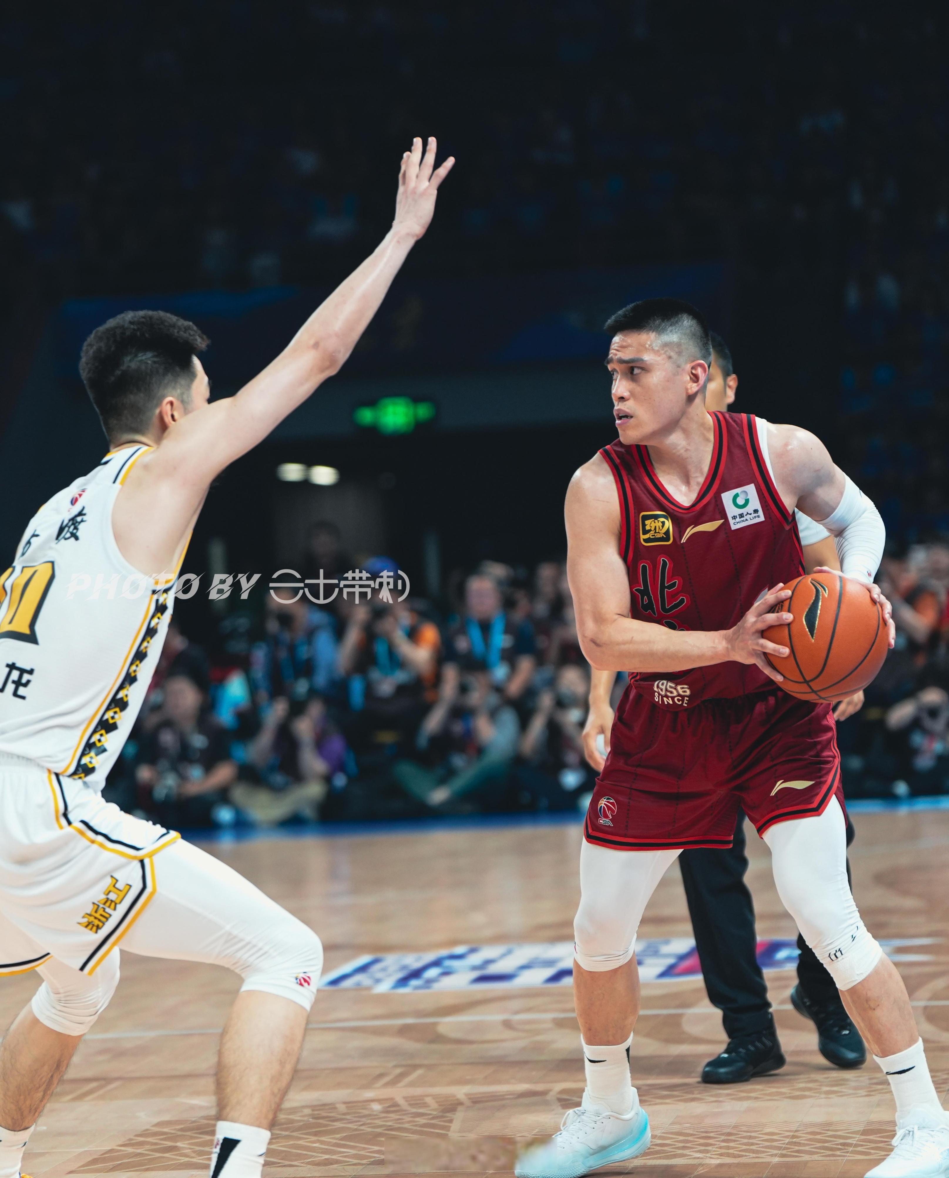 开云体育-包含赛地聚焦：NBA常规赛转会期热度飙升；广厦男篮篮板制胜；球迷炸锅；数据趋势出现新变化的词条